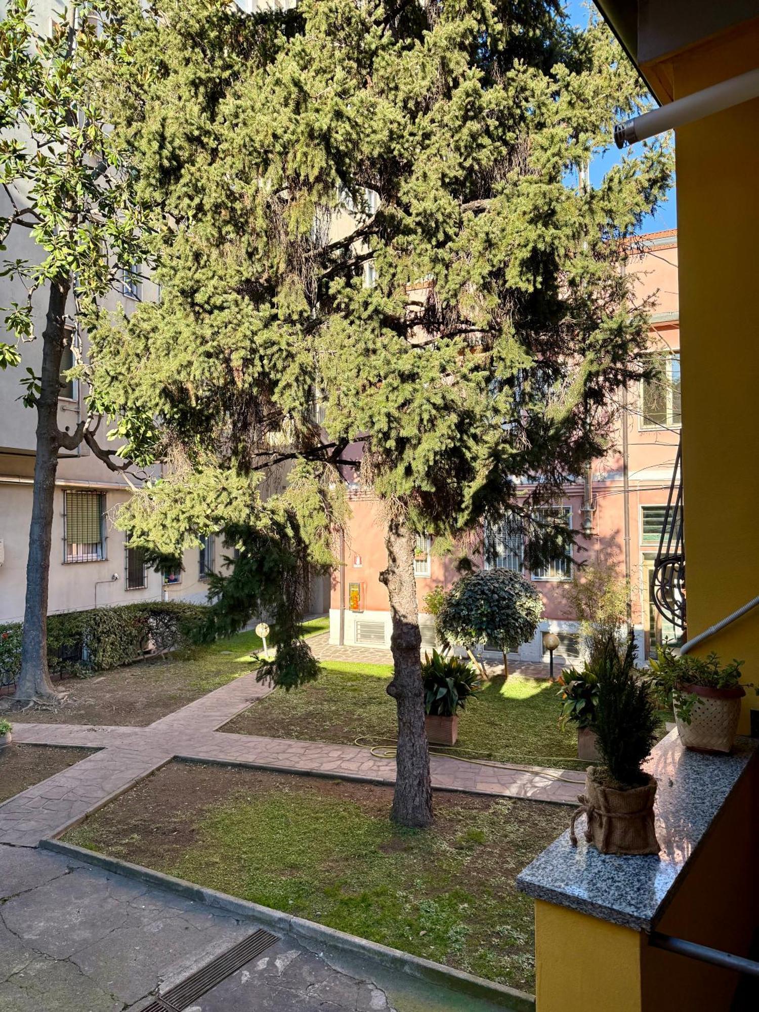 Vila Gionas - Casa Indipendente In Zona Strategica Milán Exteriér fotografie